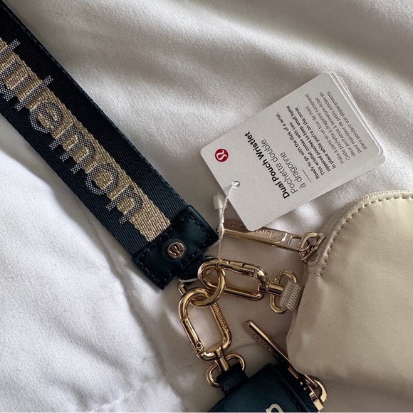 77&78 🆕💙 Lululemon Dual Pouch Wristlet Wordmark - Warp Teal Bone Gold - Picture 5 of 7